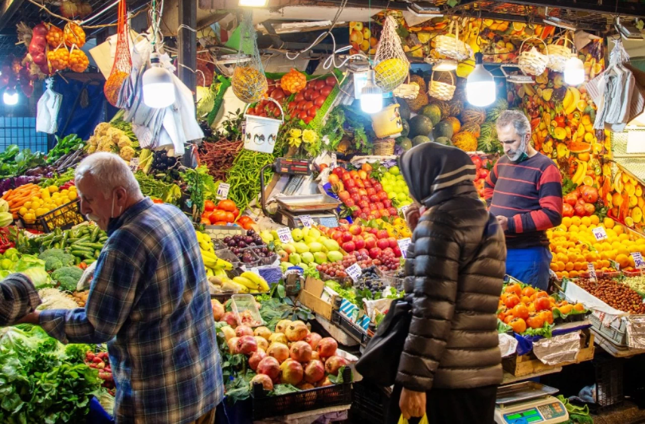 Dar gelirlinin cebi yandı, gıda enflasyonu ortalama rakamın iki katı çıktı