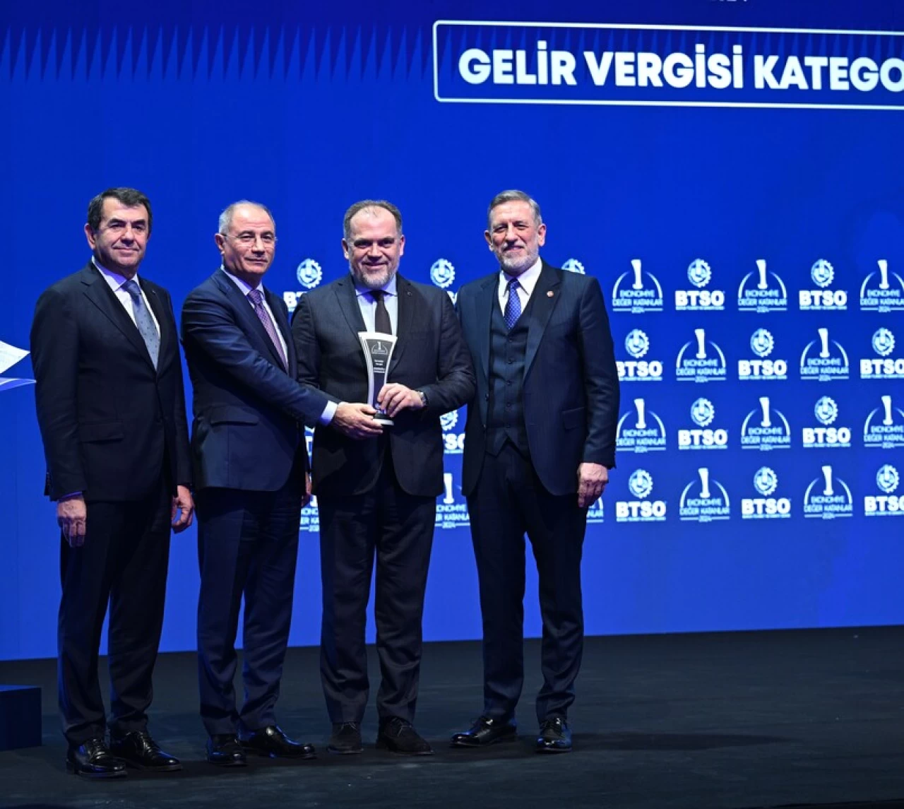 Keskinoğlu ‘en çok vergi ödeyen kurum’ ödülü aldı