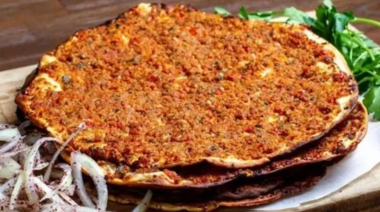 İşte lahmacun harcına hile karıştıran 12 restoran!